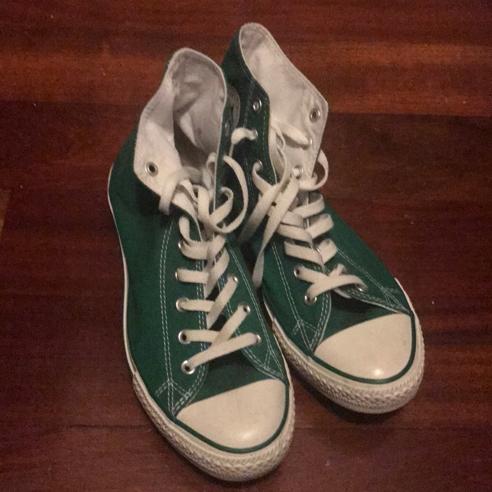 Green Converse all star chuck Taylor’s